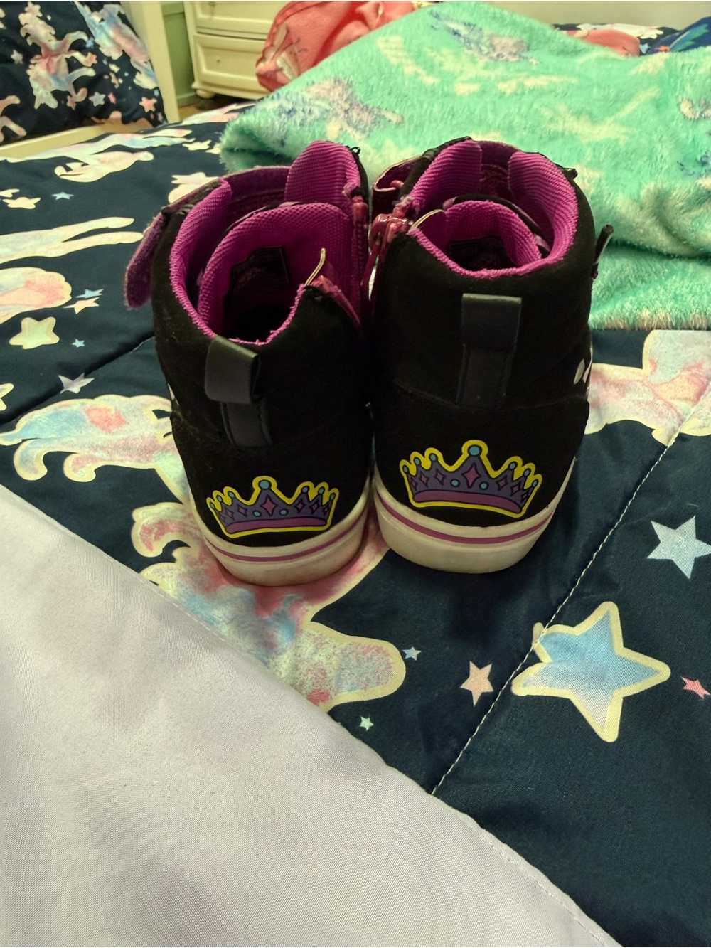 Girls Black and Pink High-Top Sneakers with Crown Graphic